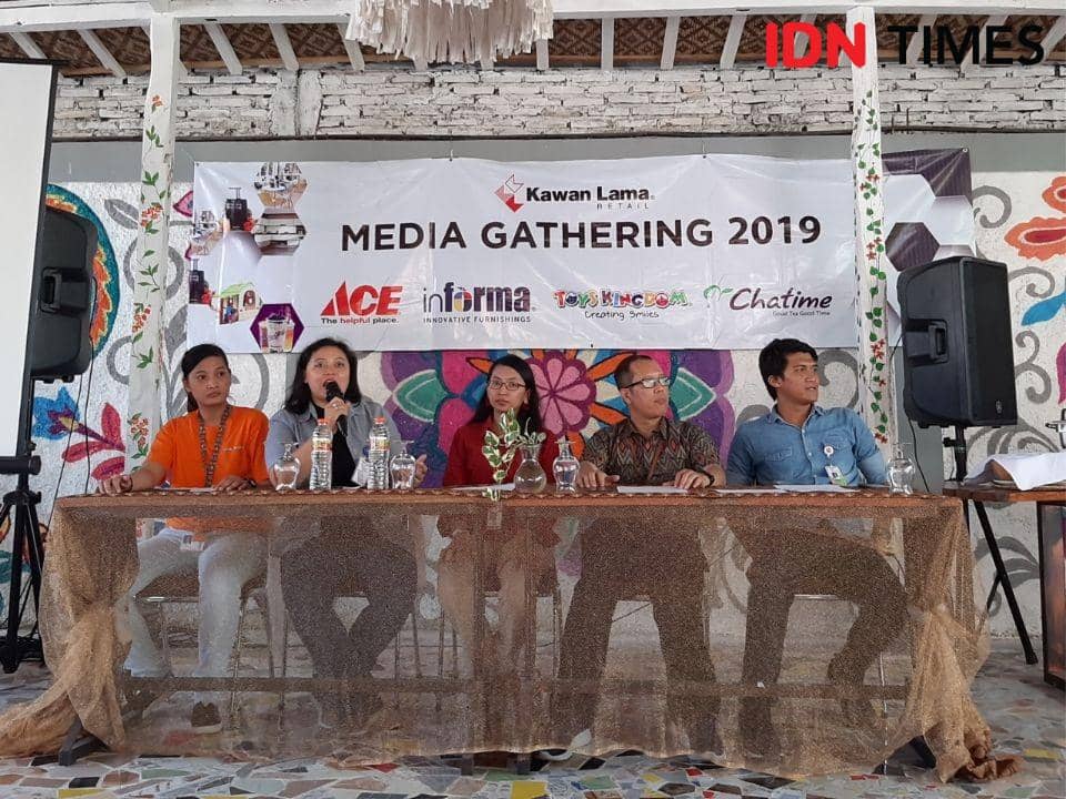 Media Gathering Kawan Lama Retail di La Luna Resort. IDNTimes/Holy Kartika