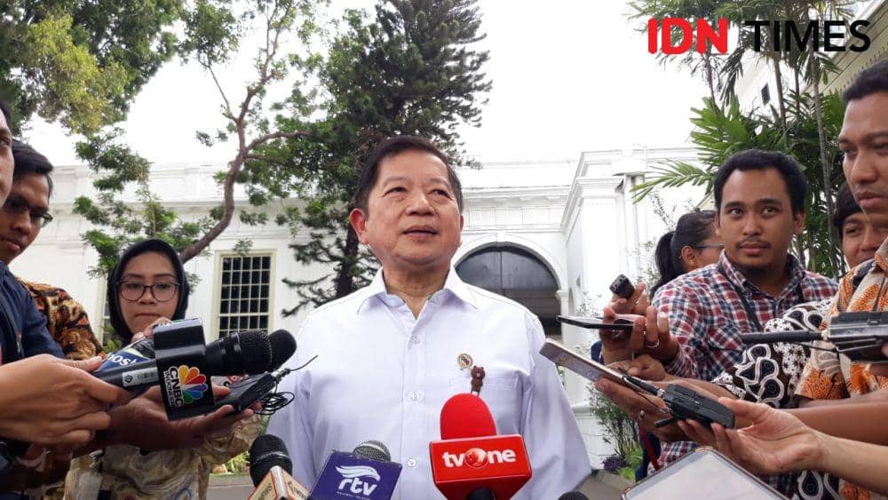 Menteri Bappenas Suharso Monoarfa memberikan keterangan pers, di Kompleks Istana Negara, Jakarta Pusat, Senin 18 November 2019 (IDN Times/Teatrika Handiko Putri)