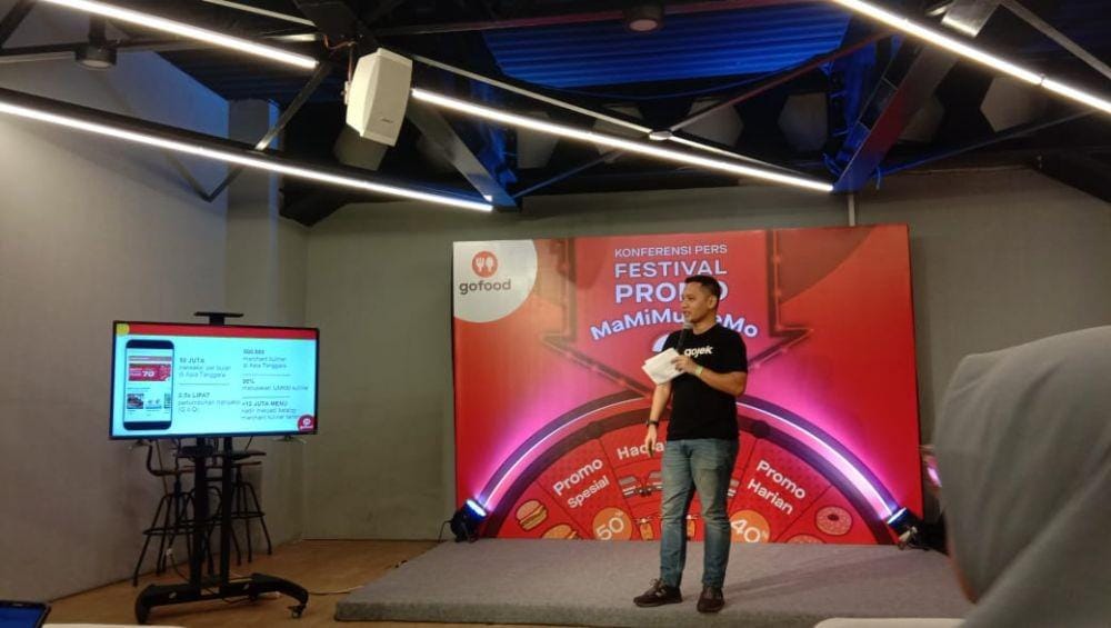 Manajemen Gojek memperkenalkan festival kuliner terbesar (Indah Permata Sari)