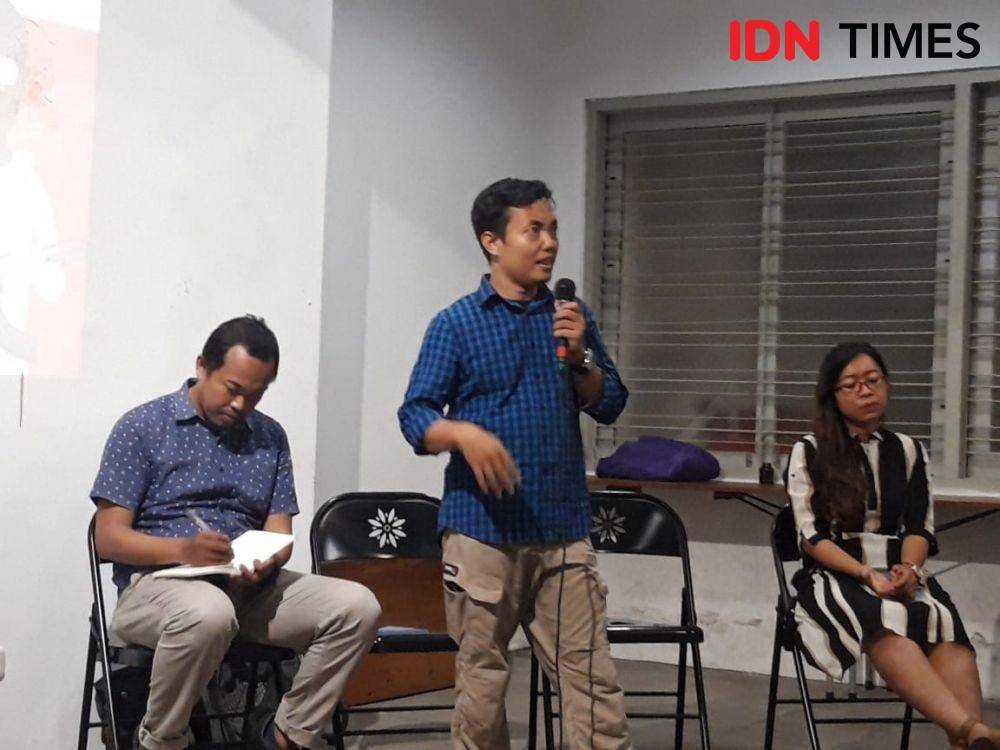 Arif Tuban saat menjadi pembicara sebuah diskusi di Surabaya, Senin (18/11). IDN Times/Fitria Madia