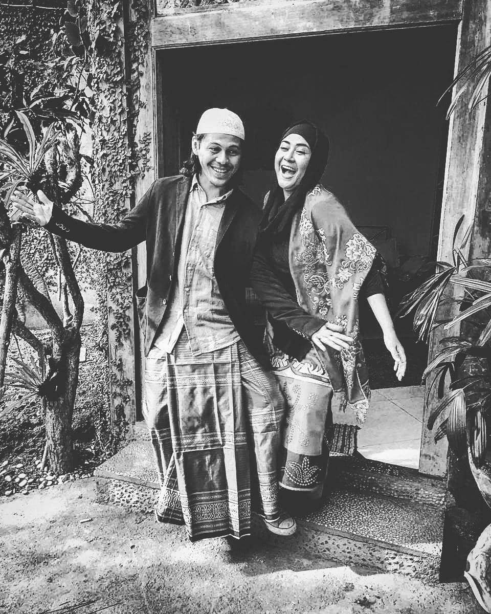 Ria Irawan dan suami