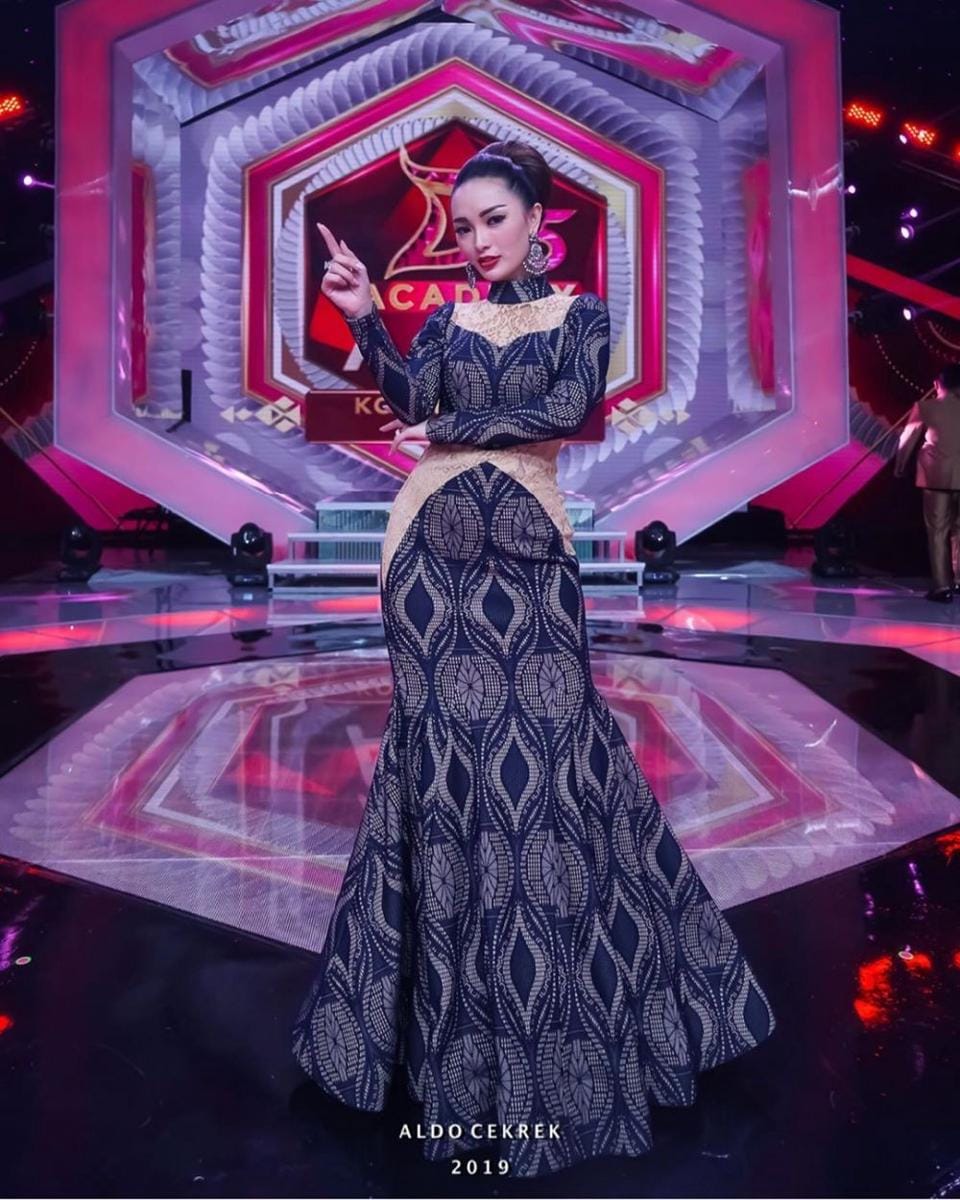 instagram.com/zaskia_gotix