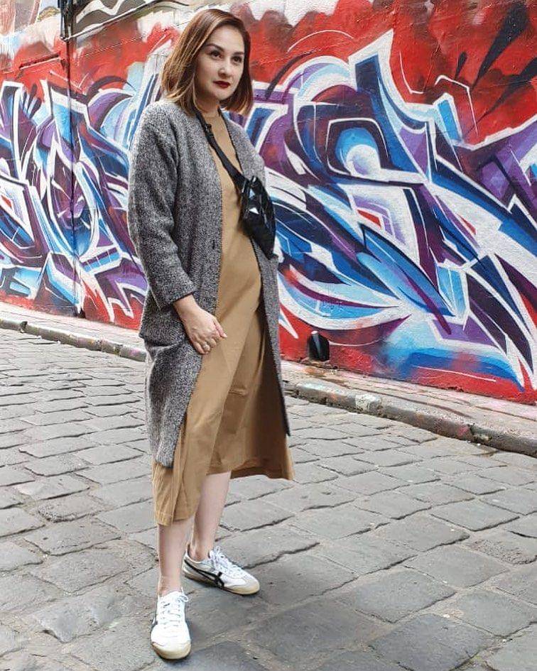 instagram.com/monaratuliu