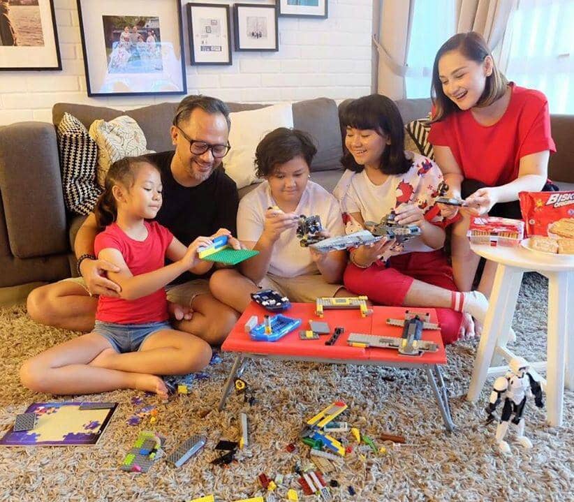 instagram.com/monaratuliu