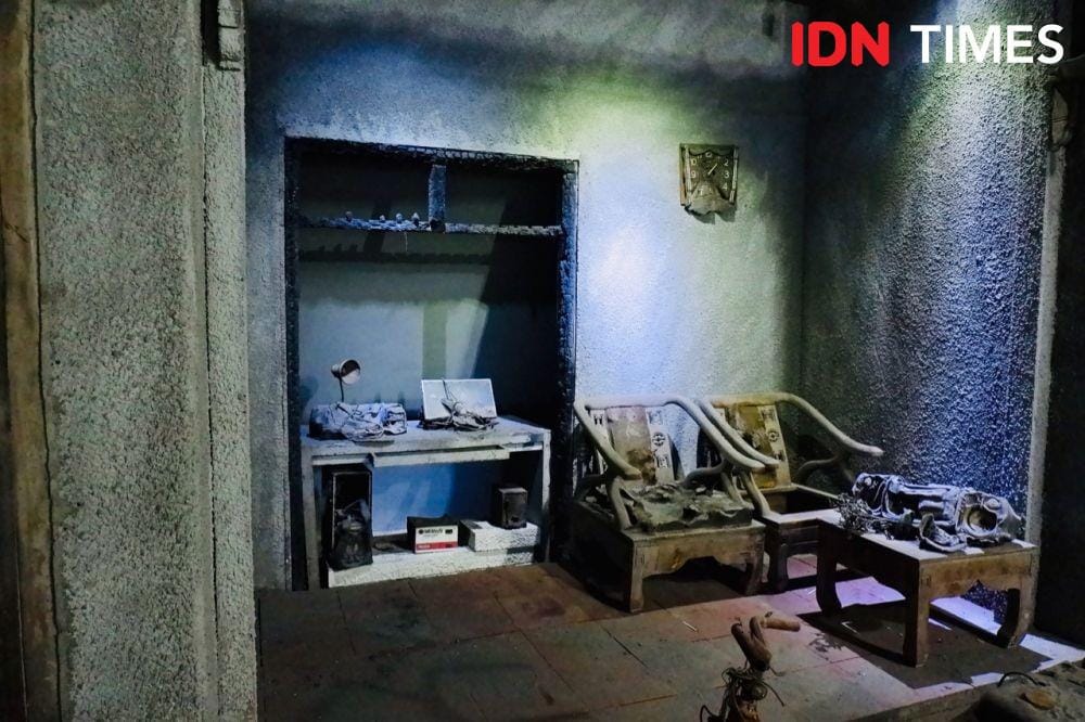 Rumah beserta isinya yang hangus terbakar dipamerkan di Museum Gunung Merapi, Pakem, Yogyakarta IDN Times/Yogie Fadila
