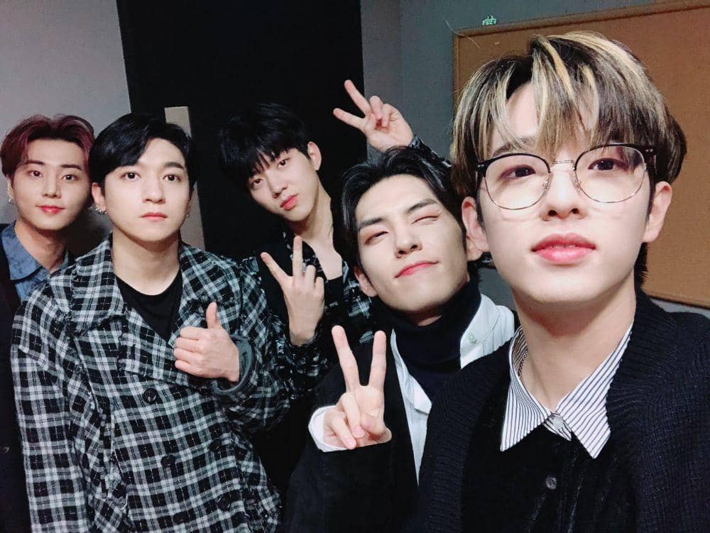 twitter.com/day6official