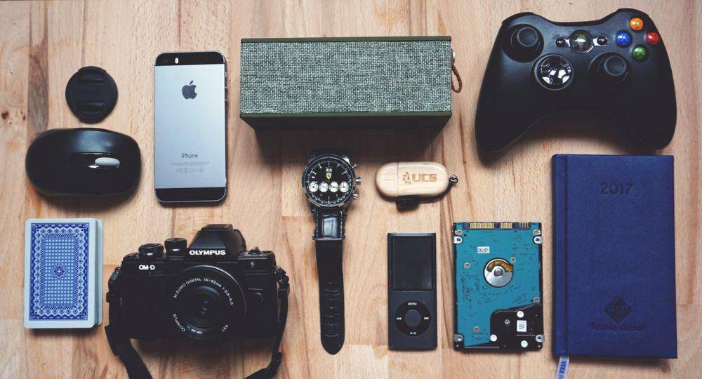 Gadget canggih yang harus kamu bawa pada saat bepergian
