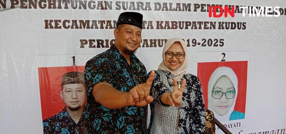Cakades pasangan suami istri di pilkades Kudus.