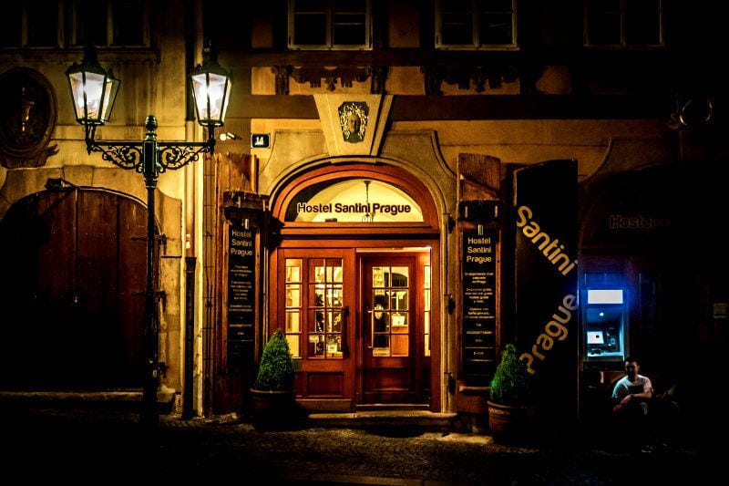 Harga akomodasi jauh lebih murah