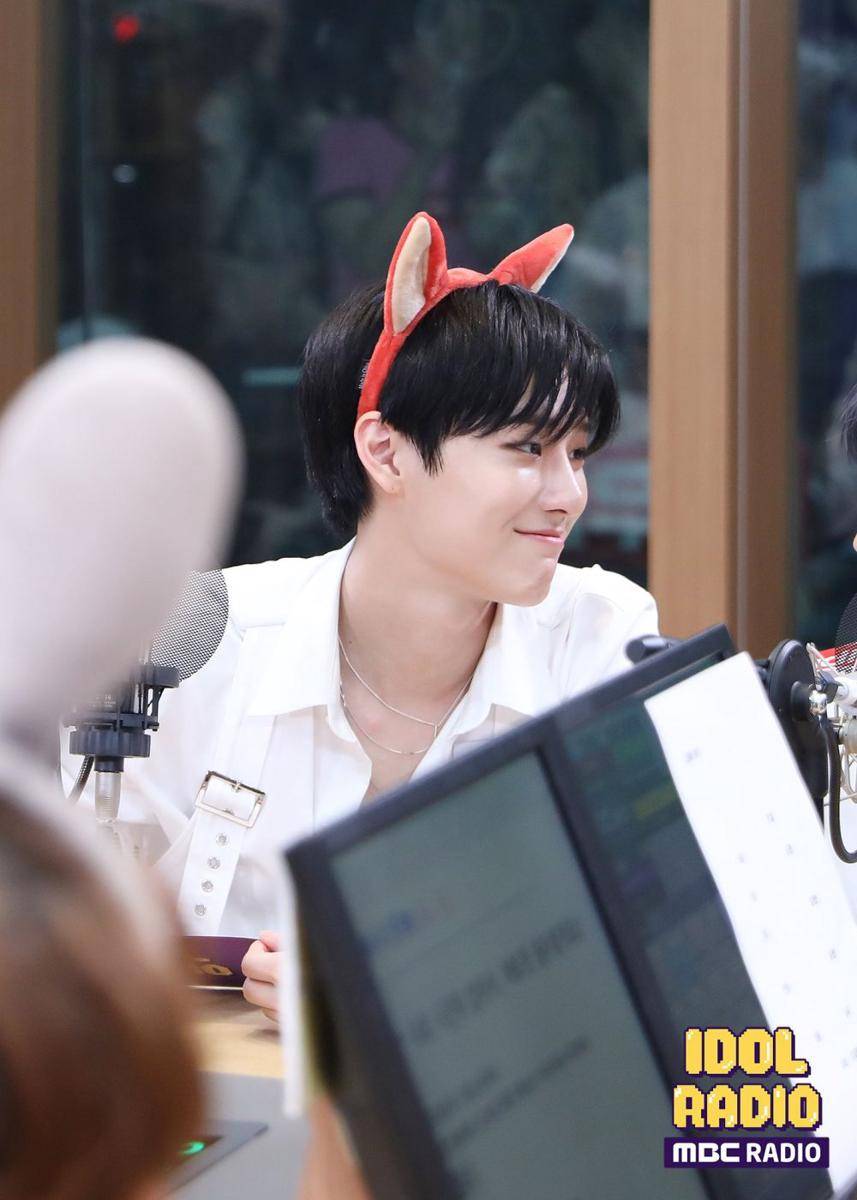 twitter.com/idolradiokorea