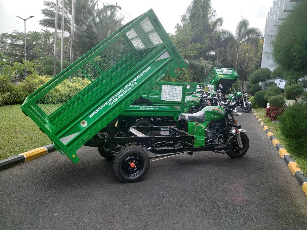 Bantuan motor sampah untuk masyarakat Malang Raya dari KLHK untuk pengembangan bank sampah. IDN Times/ Alfi Ramadana
