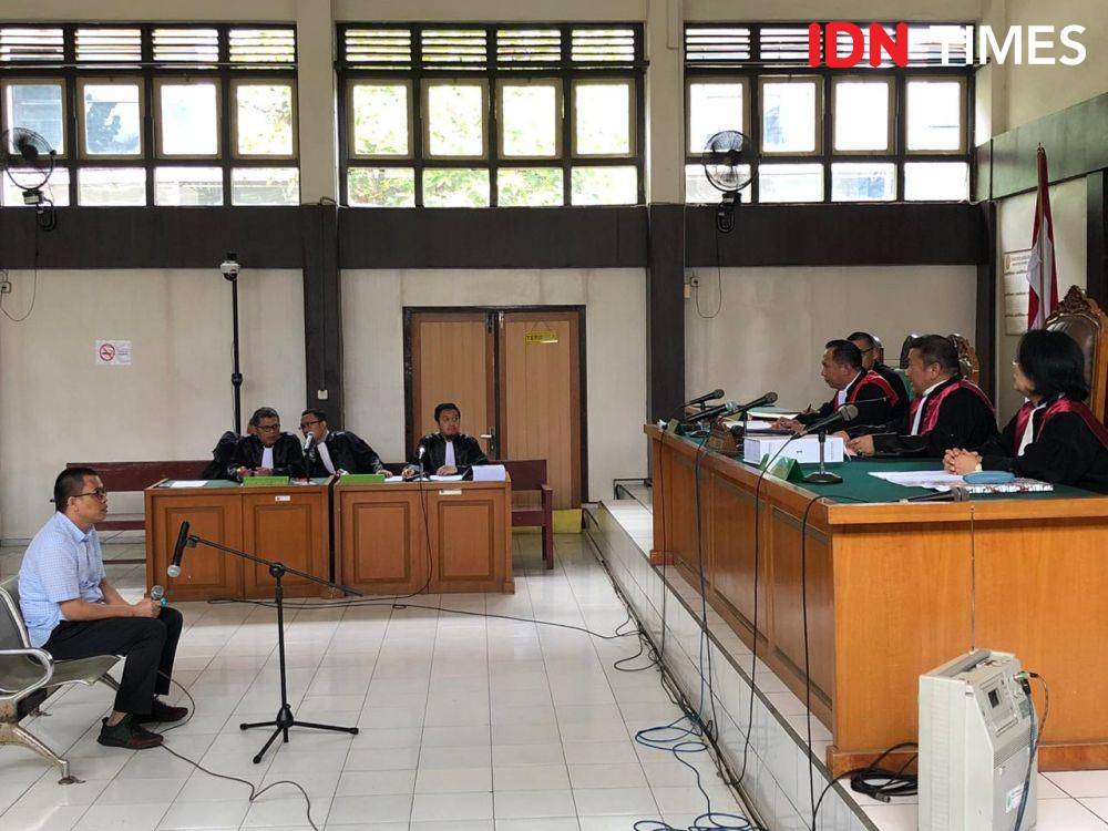 Sidang pertama OTT penyuapan Bupati Muara Enim (IDN Times/Rangga Erfizal)