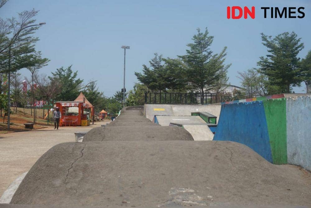Suasana Taman Kalijodo di siang hari, Jalan Bidara Raya, Pejagalan, Penjaringan, Angke, Tambora, Jakarta Utara (IDN Times/Lia Hutasoit)