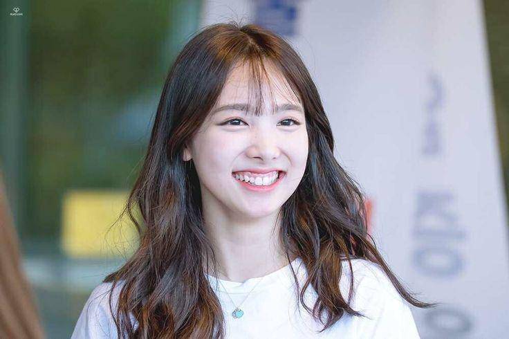 twitter.com/nayeonnie2209
