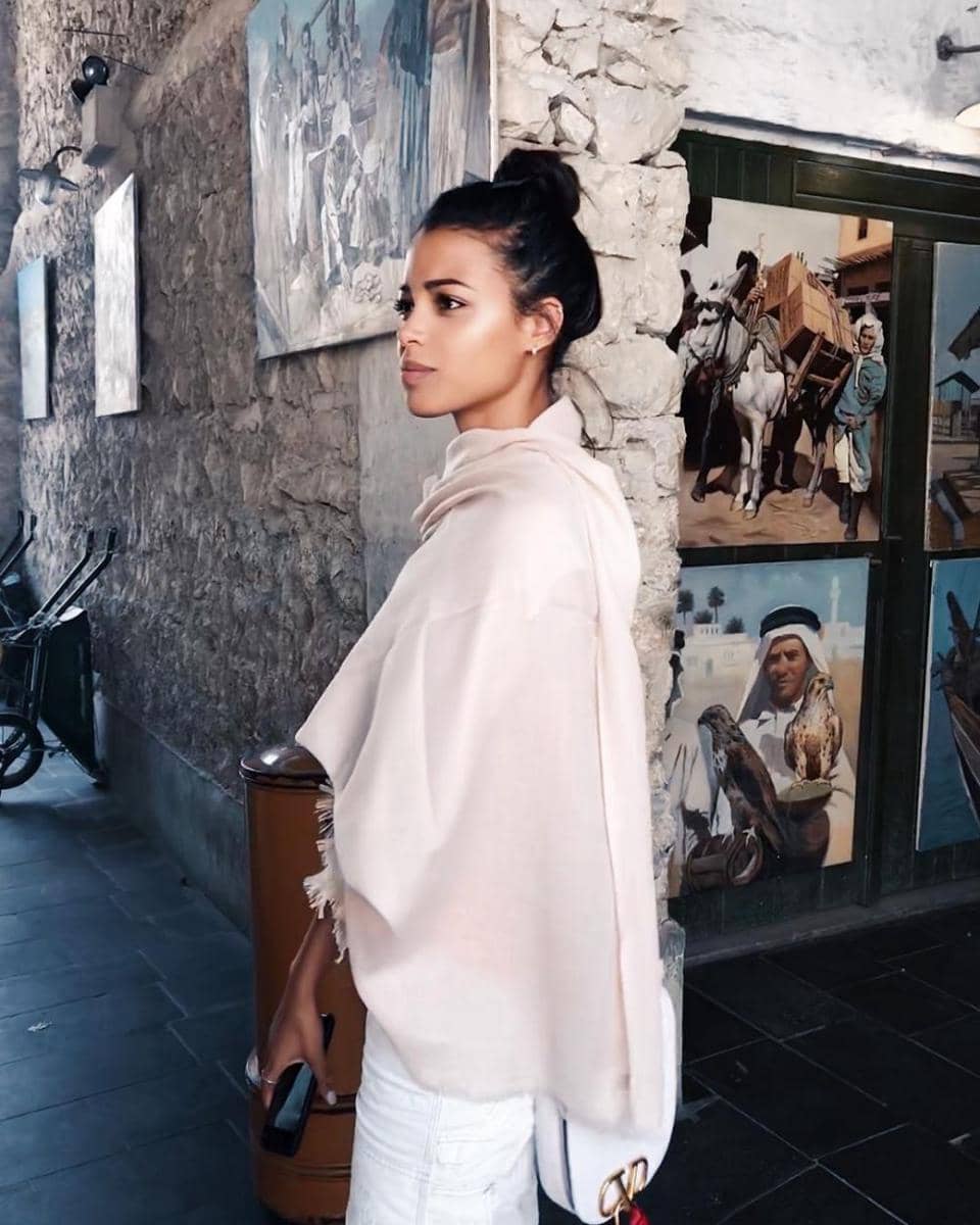 instagram.com/ellabalinska