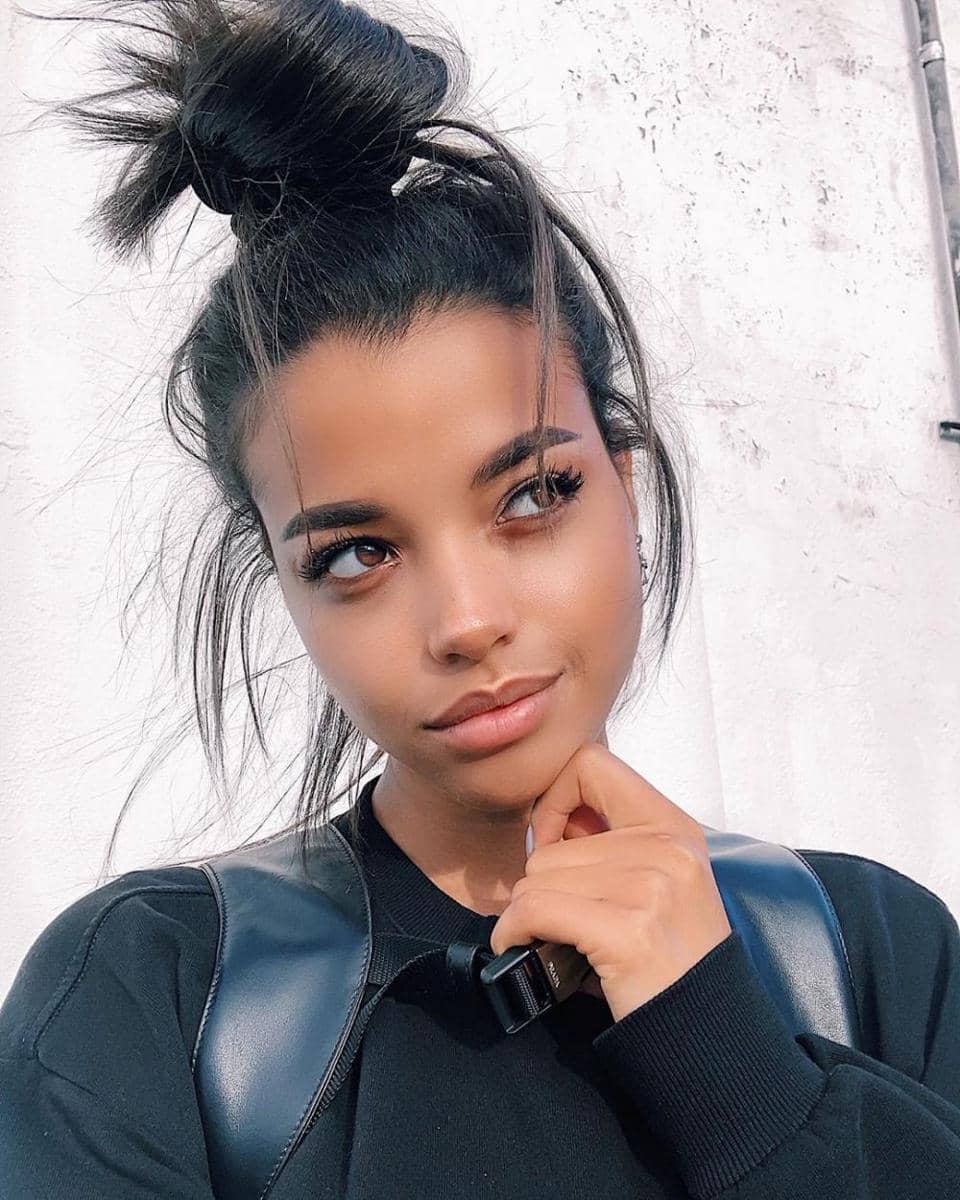 instagram.com/ellabalinska