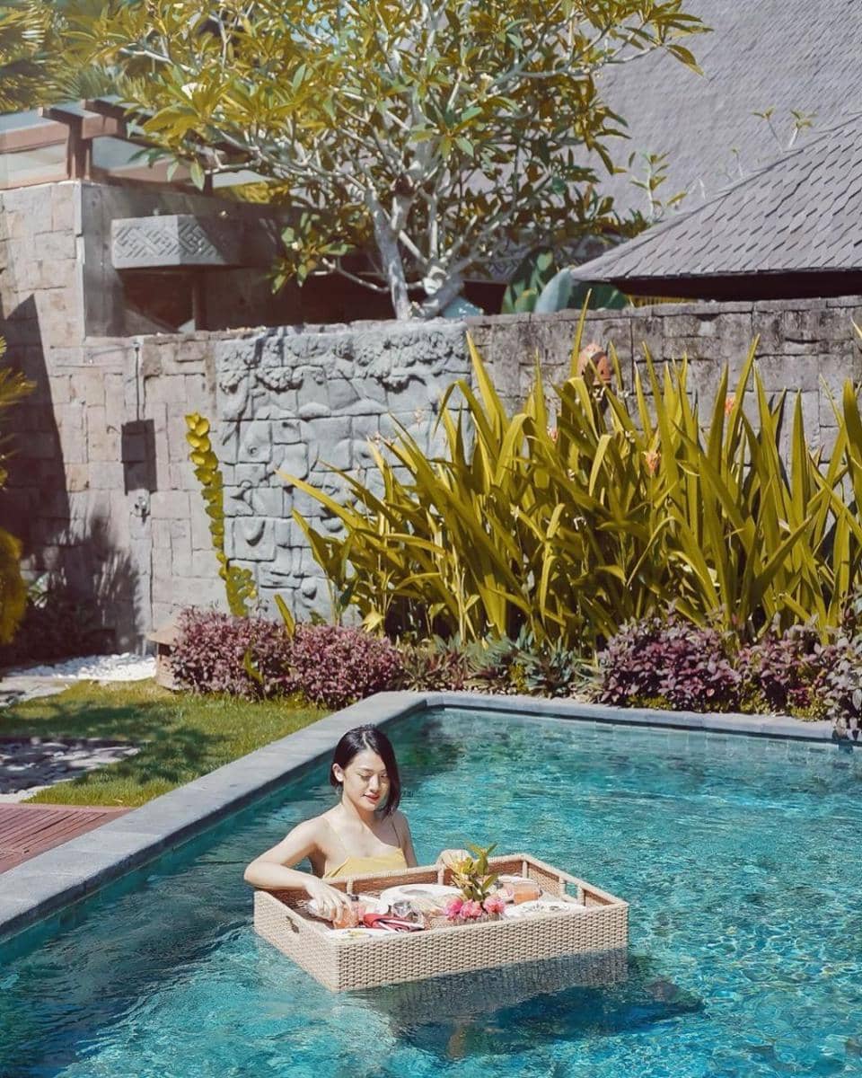 Instagram.com/anissaaziza