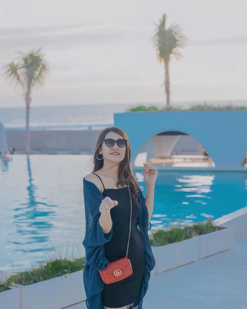 Instagram.com/anissaaziza