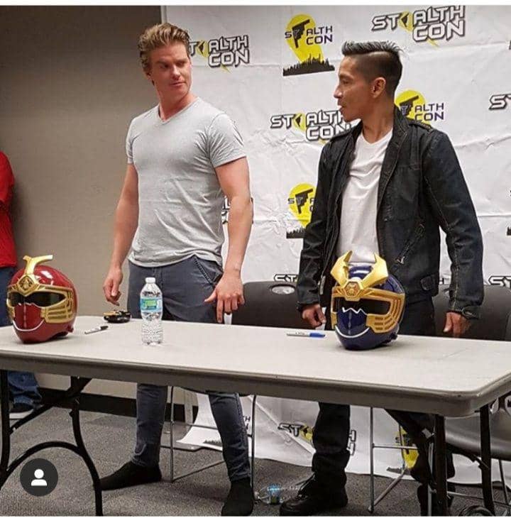 16 tahun setelah perankan Power Rangers, ketampanan mereka berdua tidak luntur