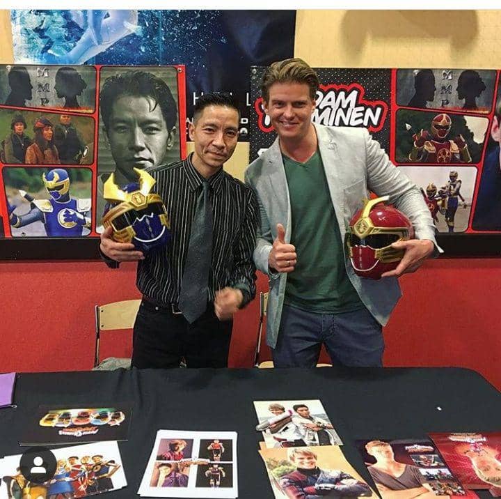 Mereka berdua sangat kompak, layak seperti adik kakak sungguhan