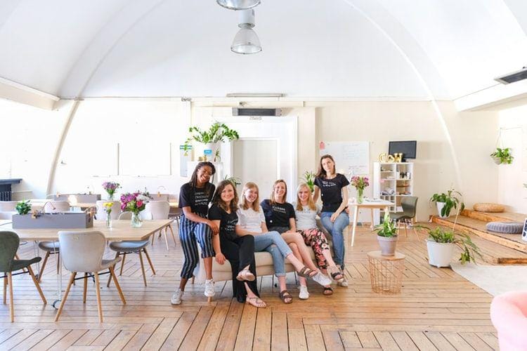 unsplash.com/CoWomen