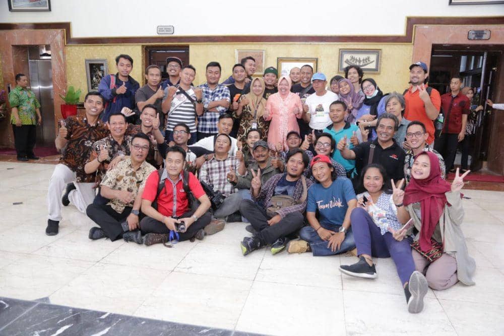 Para wartawan yang mengerjai Risma. IDN Times/Dok.Humas Pemkot Surabaya