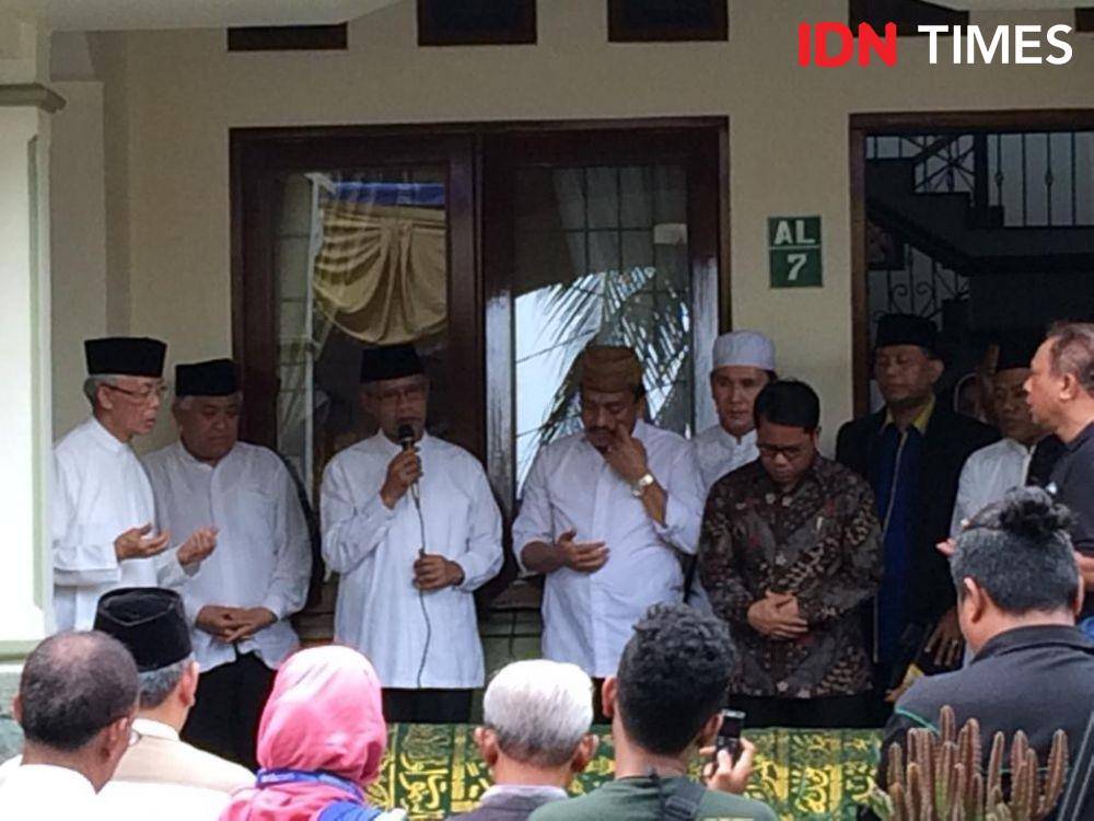 Suasana kediaman Almarhum Bahtiar Effendy di Jalan Tole Iskandar, Depok, Kamis (21/11) (IDN Times/Irfan Fathurohman)