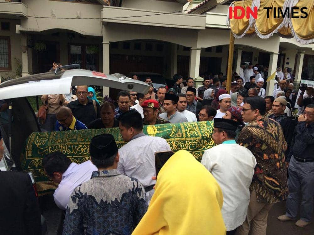 Suasana kediaman Almarhum Bahtiar Effendy di Jalan Tole Iskandar, Depok, Kamis (21/11) (IDN Times/Irfan Fathurohman)