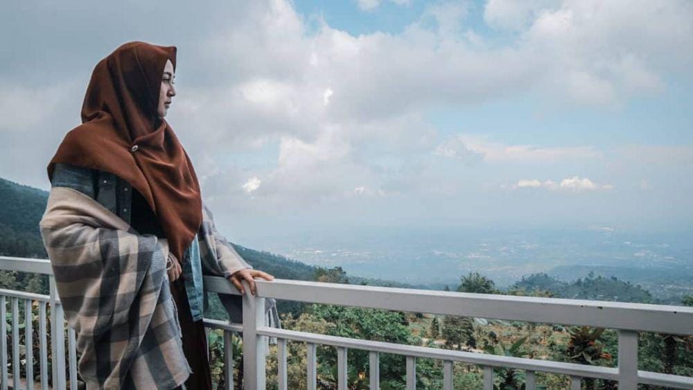 Instagram.com/dinalorenza1975