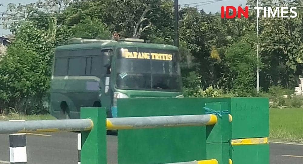 Bus AKDP jurusan Yogya-Parangtritis. IDN Times/Daruwaskita