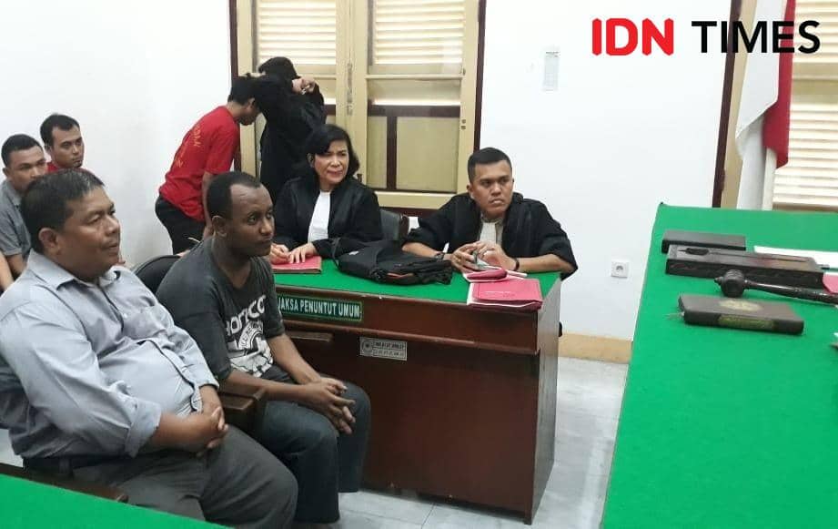 Kurir narkoba Daun Khat asal Ethiopia menjalani sidang (IDN Times/Fadly Syahputra)