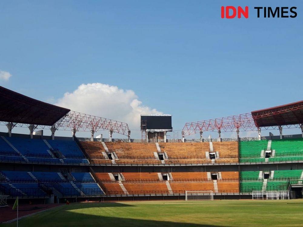 Papan skor elektronik di stadion Gelora Bung Tomo. IDN Times/Fitria Madia