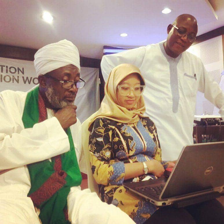 instagram.com/ayukartikadewi