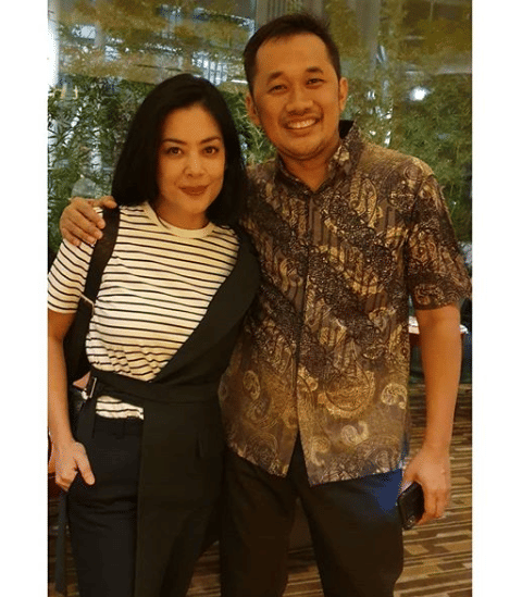 Lulu tobing bersama sahabatnya