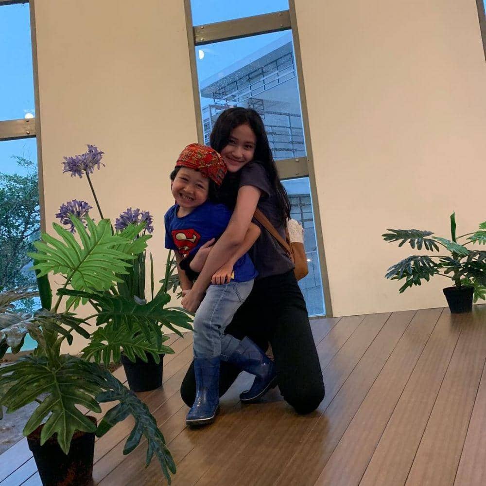 Instagram.com/deswitamaharani80