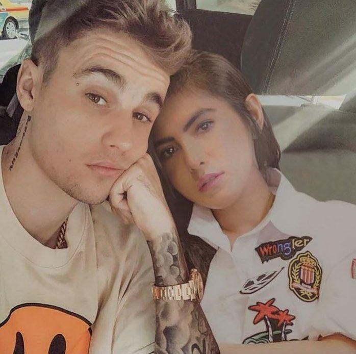 instagram.com/angelalee87