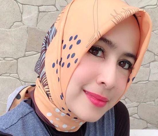 (Sandrina Malakiano) www.instagram.com/@smalakiano