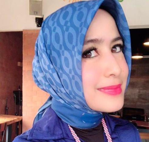 (Sandrina Malakiano) www.instagram.com/@smalakiano