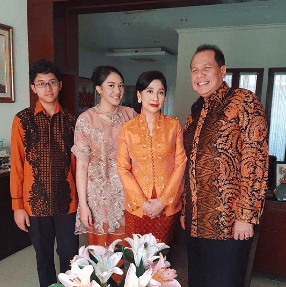 instagram.com/putri_tanjung