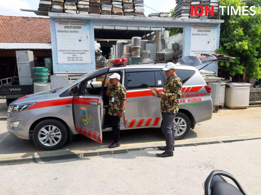 Kepala BLUD UPT Puskesmas Jati, Kudus Amad Mochamad saat memberikan sosialisasi kewaspadaan tentang penyakit DBD di desa-desa. (IDN Times/Dok. Istimewa)
