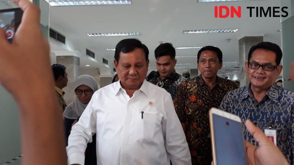 Menteri Pertahanan Prabowo Subianto di Kantor Presiden, Jakarta Pusat, Jumat 22 November (IDN Times/Teatrika Handiko Putri)