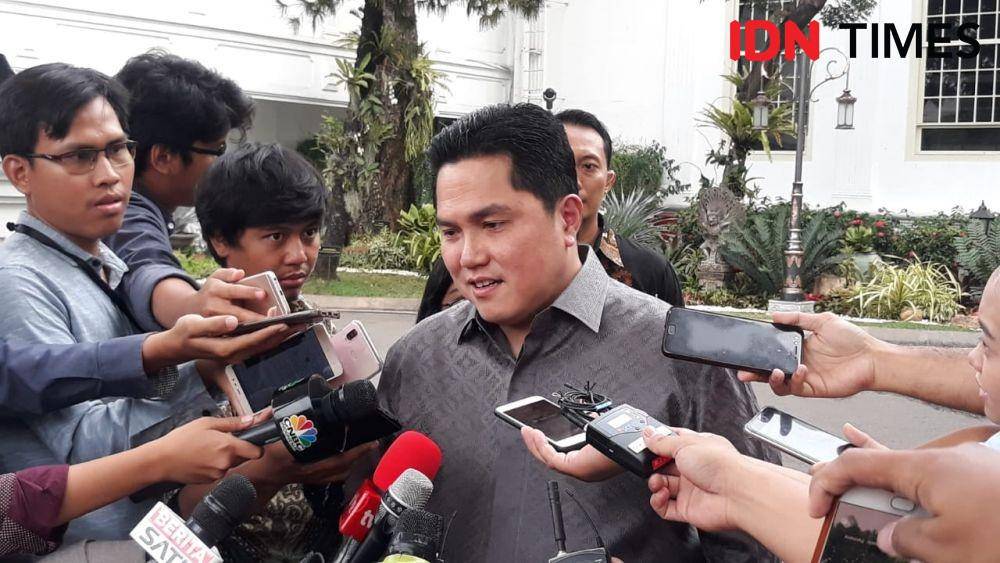 Menteri BUMN Erick Thohir memberikan keterang pers di Kompleks Istana Negara, Jakarta Pusat, Jumat 22 November 2019 (IDN Times/Teatrika Handiko Putri)