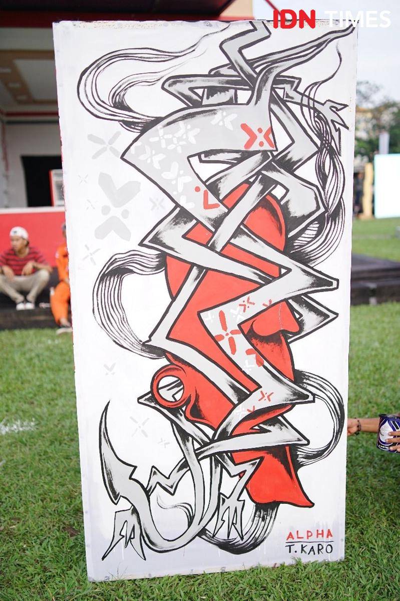 Mural dari tanah Karo (IDN Times/Indah Permata Sari)
