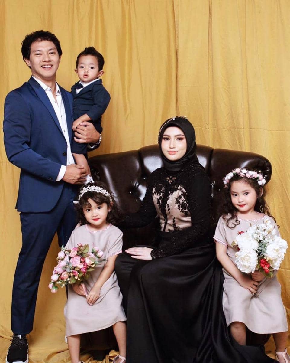 instagram.com/kikiazhari.hf