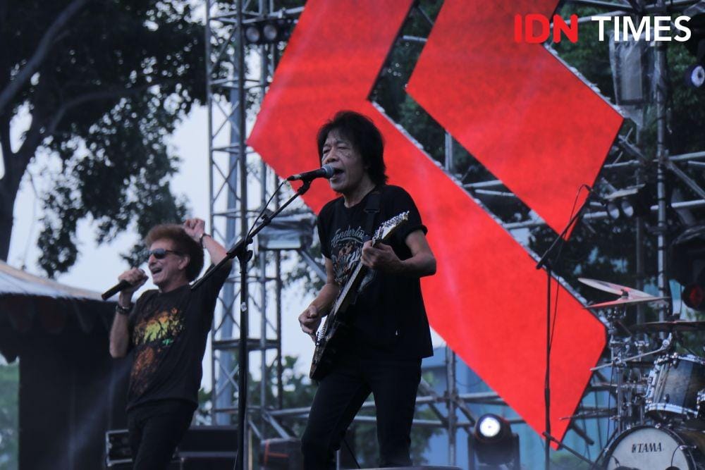 God Bless dalam The 90's Festival di Jakarta. 23 November 2019. IDN Times/Nadia Umara