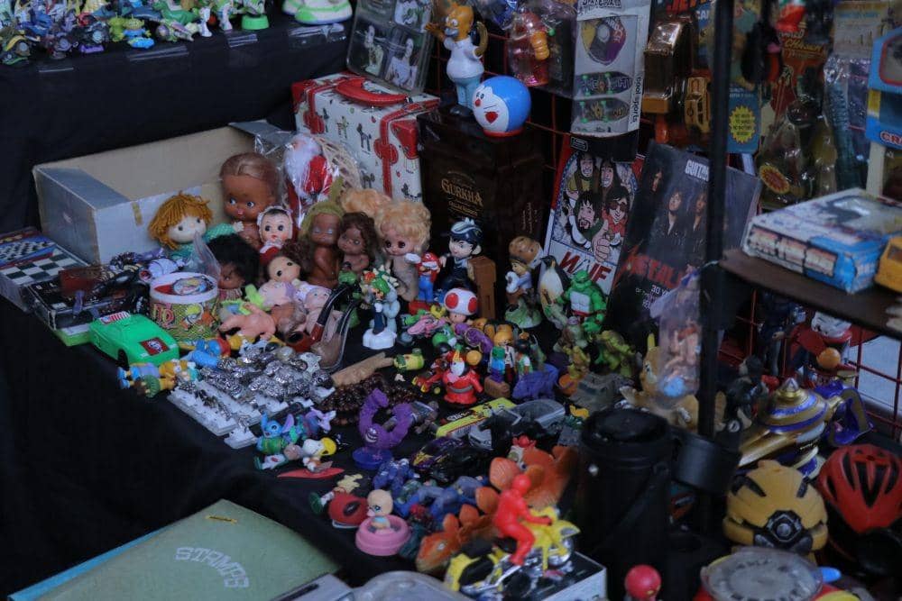 Aksesoris mainan dalam acara The 90's Festival, di Jiexpo, Jakarta, (23/11). IDN Times/Nadia Umara