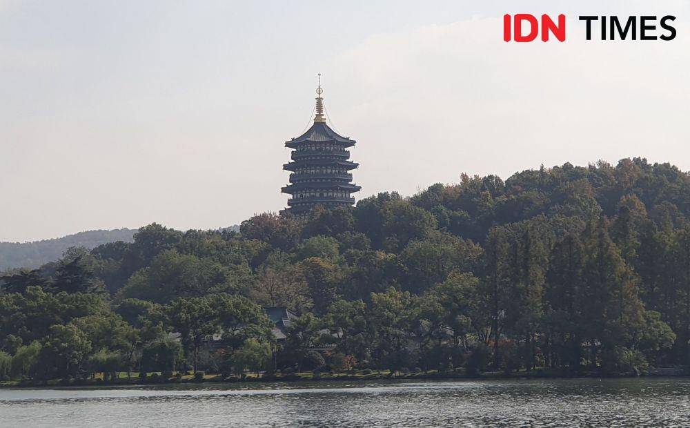 Pagoda Leifeng, tempat Bai Suzhen si Ular Putih dipenjara (IDN Times/Mela Hapsari)