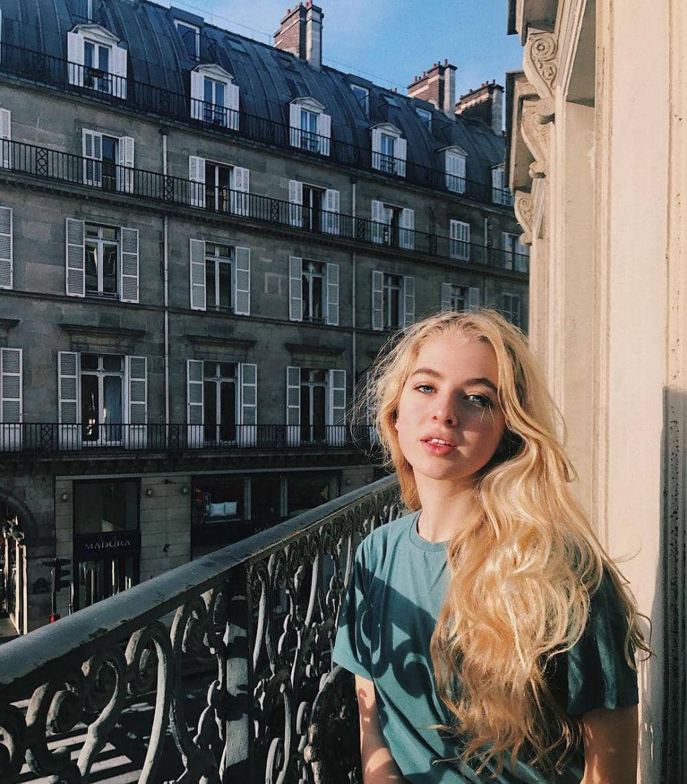 instagram.com/gallagher_anais