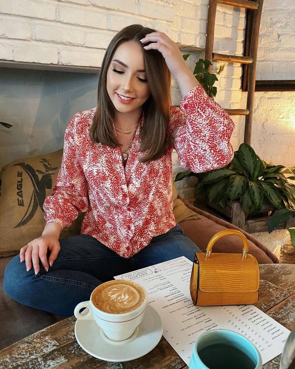 instagram.com/hailiejade