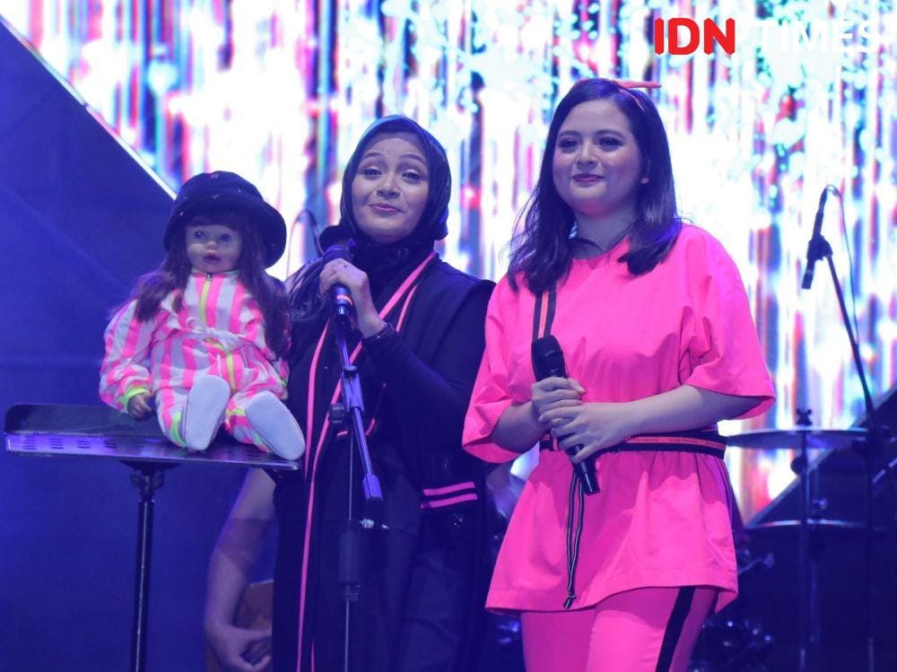 (ki-ka) Penampilan Susan, Ria Enes, dan Tasya Kamila di The 90's Festival, di Jiexpo, Jakarta, pada 21 November 2019. IDN Times/Erfah Nanda